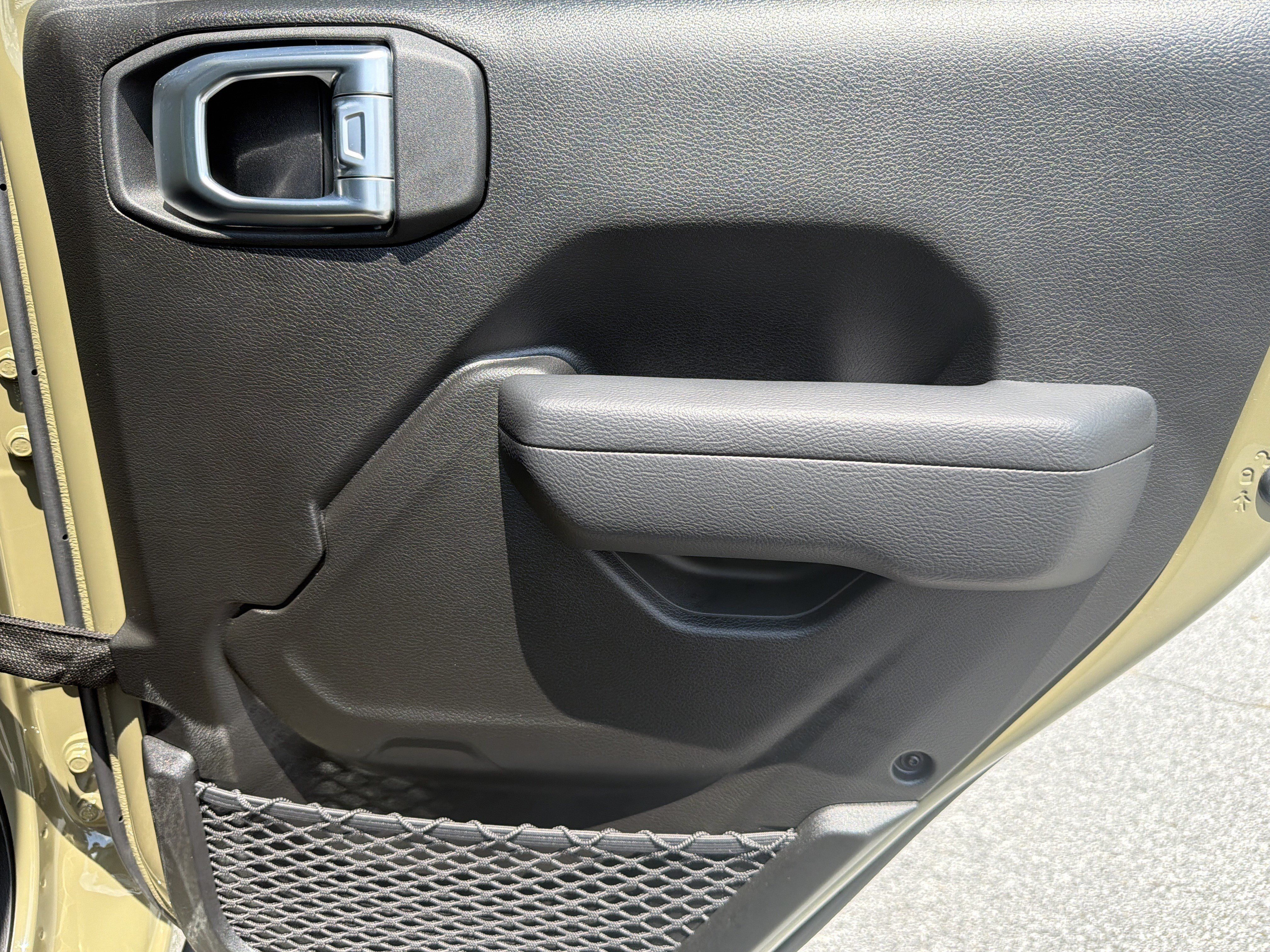 Used 2025 Jeep Gladiator Sport AWD/4WD image 19