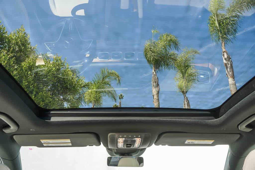 Used 2024 Mercedes-Benz GLS 450 4MATIC image 18