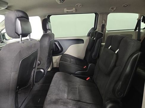 Used 2015 Dodge Grand Caravan SE w/ Quick Order Package 29E SE FWD image 15