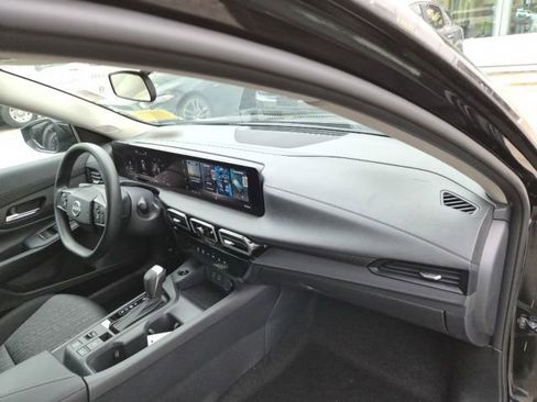 New 2026 Nissan Sentra SV FWD image 9