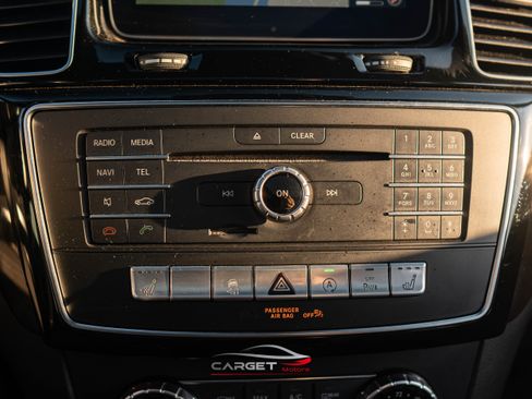 Used 2018 Mercedes-Benz GLE 43 AMG 4MATIC w/ Parking Assist Package image 33