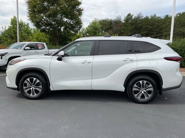 Used 2026 Toyota Highlander XLE AWD/4WD image 17