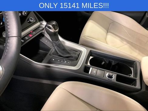 Used 2020 Audi Q3 2.0T Premium w/ Convenience Package AWD/4WD image 17