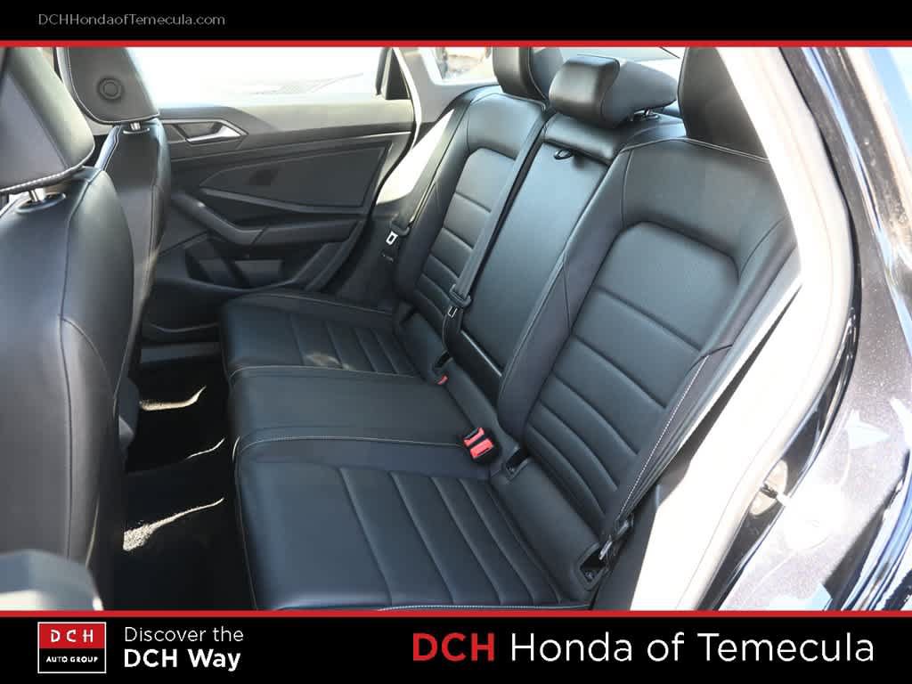 Used 2024 Volkswagen Jetta SE FWD image 19