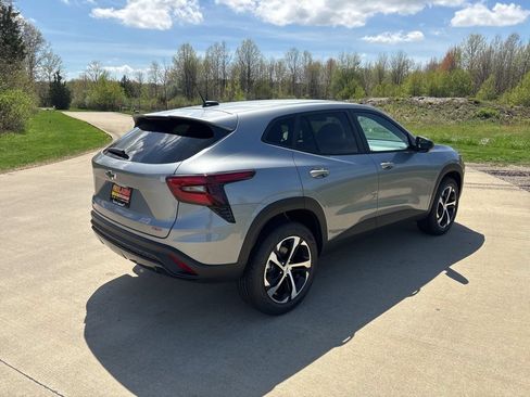 New 2026 Chevrolet Trax RS FWD image 9