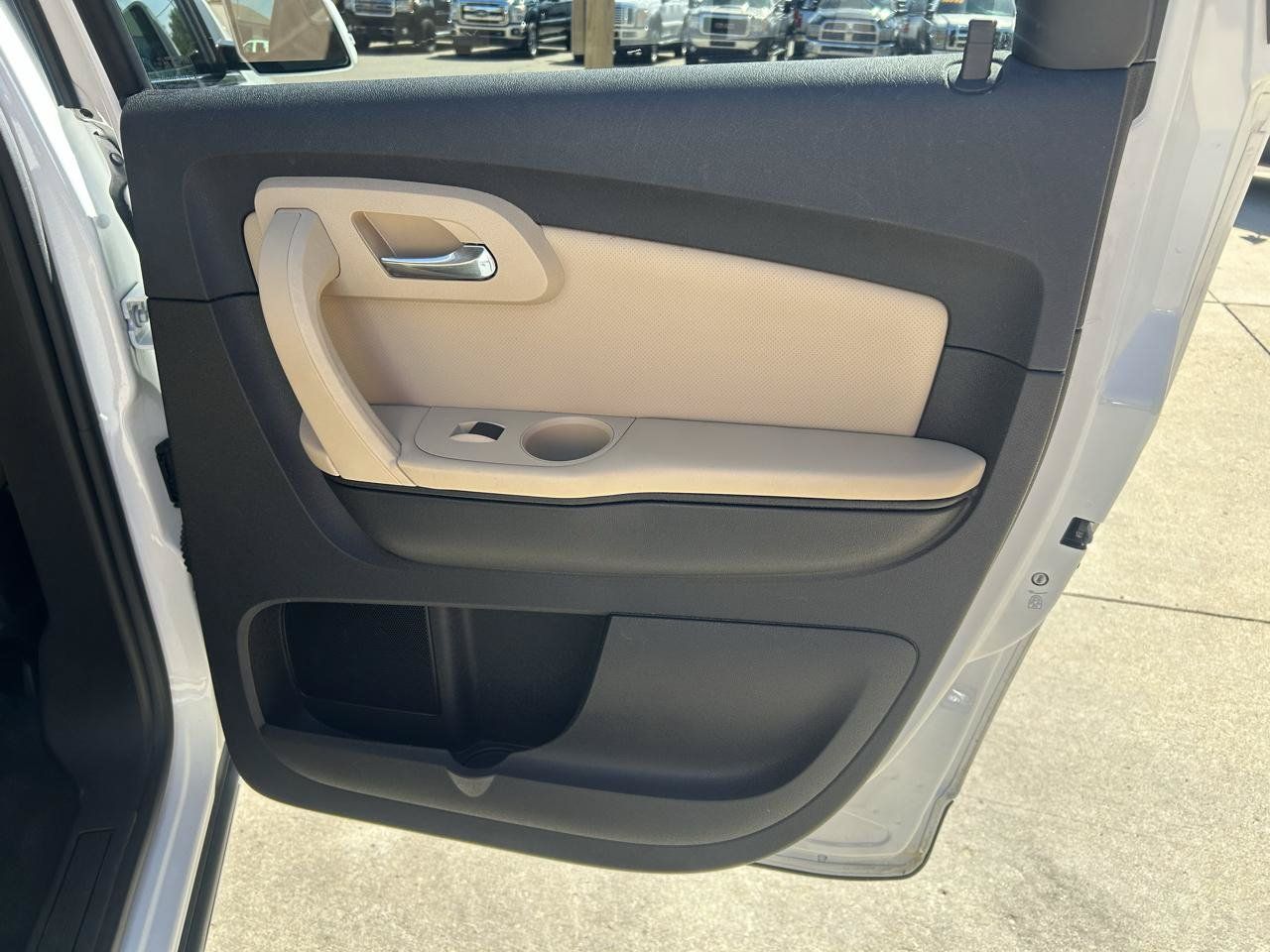 Used 2009 Chevrolet Traverse LTZ FWD image 16