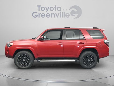 Used 2021 Toyota 4Runner SR5 AWD/4WD image 5