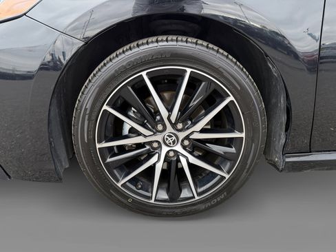 Used 2023 Toyota Camry SE image 9