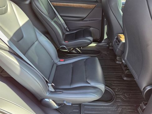 Used 2021 Tesla Model X Long Range image 10