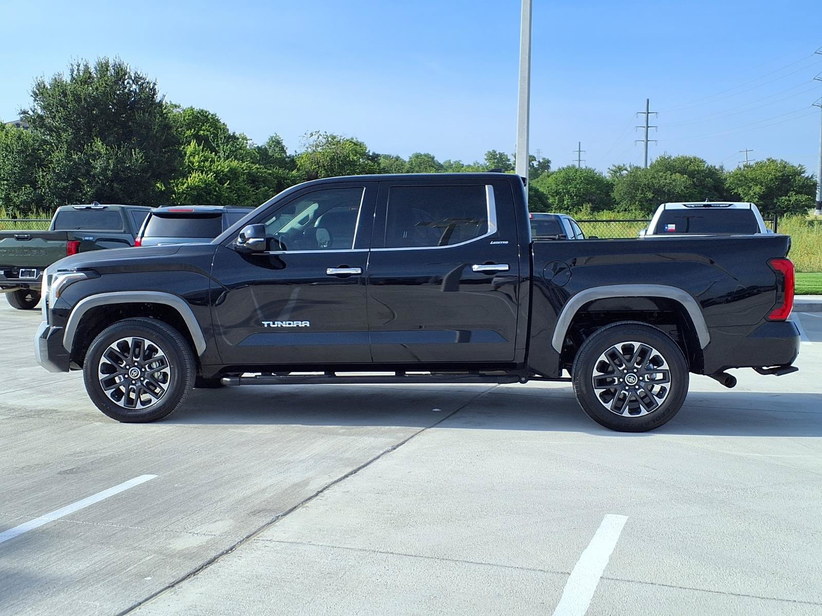 Used 2024 Toyota Tundra Limited w/ Power Package AWD/4WD image 6