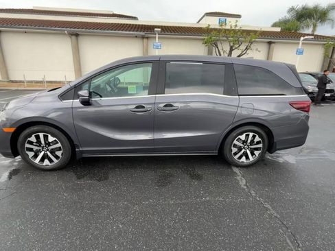 Certified 2025 Honda Odyssey EX-L image 5