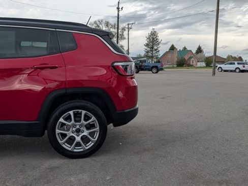 Used 2025 Jeep Compass Limited AWD/4WD image 6