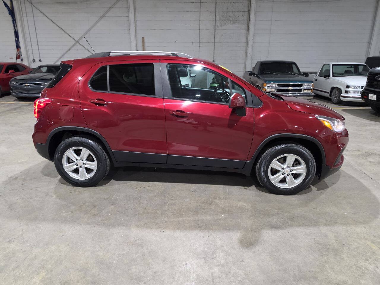 Used 2021 Chevrolet Trax LT w/ LT Convenience Package AWD/4WD image 15
