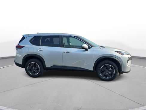 Used 2025 Nissan Rogue SV AWD/4WD image 5