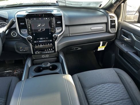 New 2026 RAM 2500 Big Horn AWD/4WD image 13