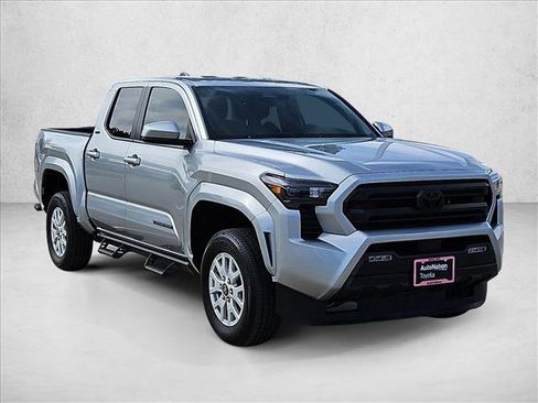 Used 2025 Toyota Tacoma SR5 AWD/4WD image 3