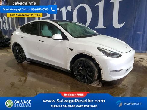 Used 2022 Tesla Model Y Long Range image 5