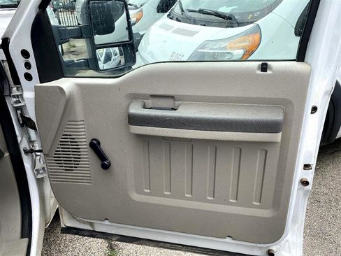 Used 2010 Ford F250 XLT image 22