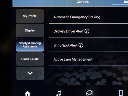 New 2026 Jeep Compass Latitude AWD/4WD image 18