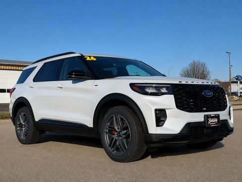 New 2026 Ford Explorer ST-Line w/ ST-Line Street Pack AWD/4WD image 3