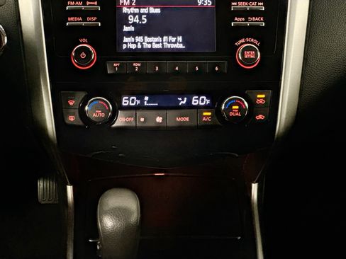 Used 2014 Nissan Altima 2.5 SV FWD image 26