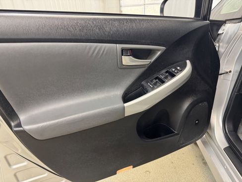 Used 2013 Toyota Prius Four image 8