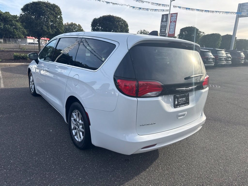 Used 2023 Chrysler Voyager LX FWD image 7