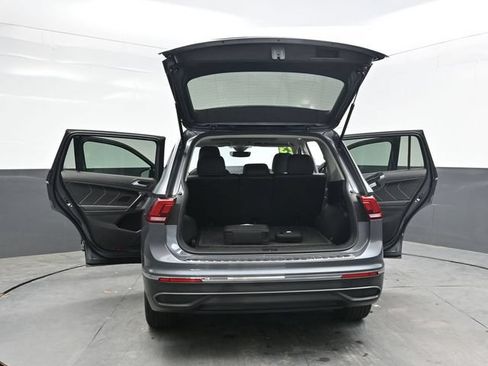 Used 2023 Volkswagen Tiguan SE AWD/4WD image 40