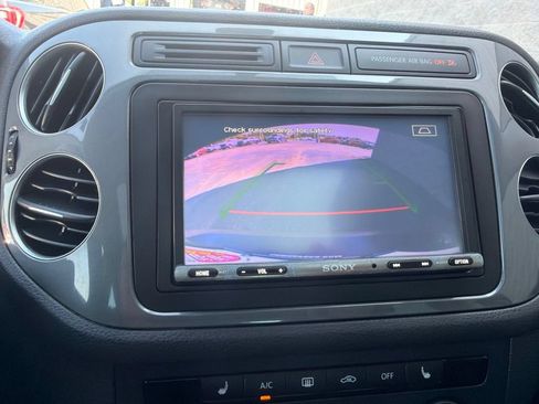 Used 2016 Volkswagen Tiguan SE FWD image 17