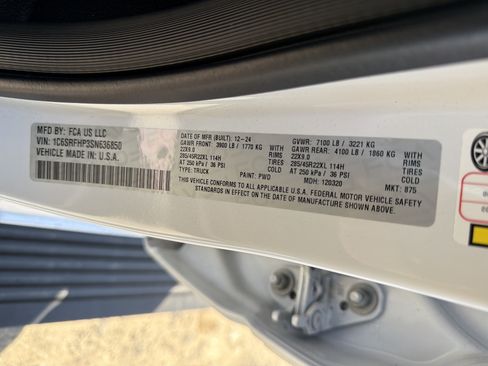 Used 2025 RAM 1500 Limited AWD/4WD image 34