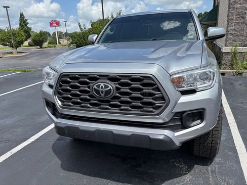 Certified 2022 Toyota Tacoma SR AWD/4WD image 10