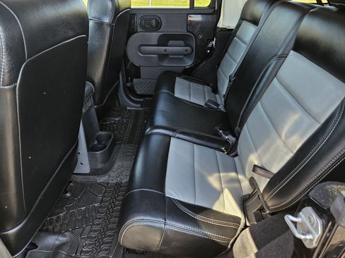 Used 2010 Jeep Wrangler Unlimited Rubicon w/ Trailer Tow Group image 21