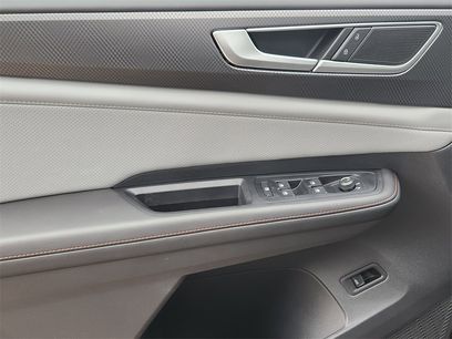 New 2025 Volkswagen Atlas Peak Edition SE