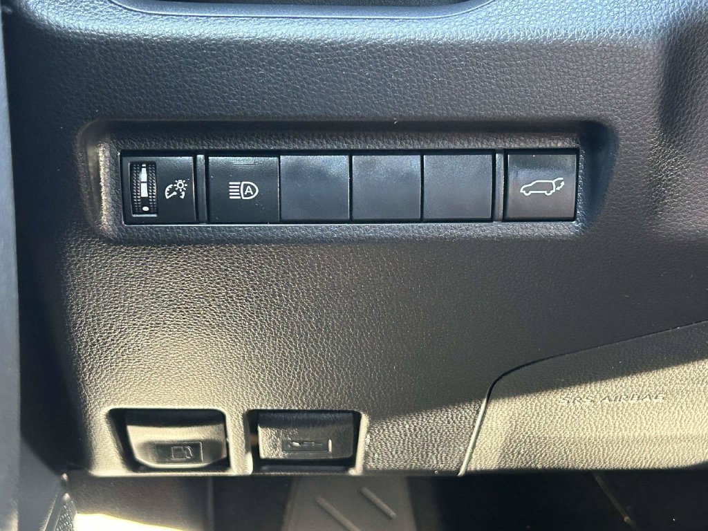 Used 2019 Toyota RAV4 XLE Premium FWD image 28