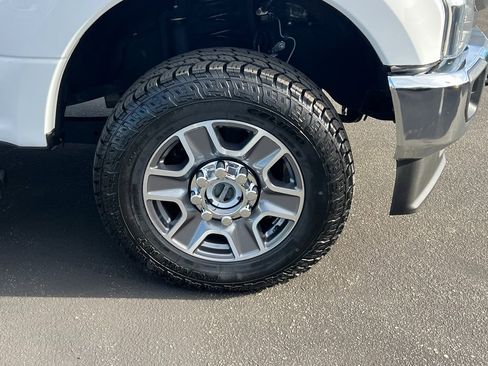 Used 2022 Ford F250 Lariat w/ Lariat Value Package image 11