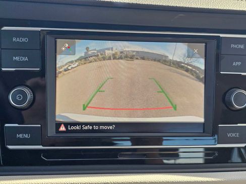 Used 2023 Volkswagen Jetta SE w/ Panoramic Sunroof Package image 31