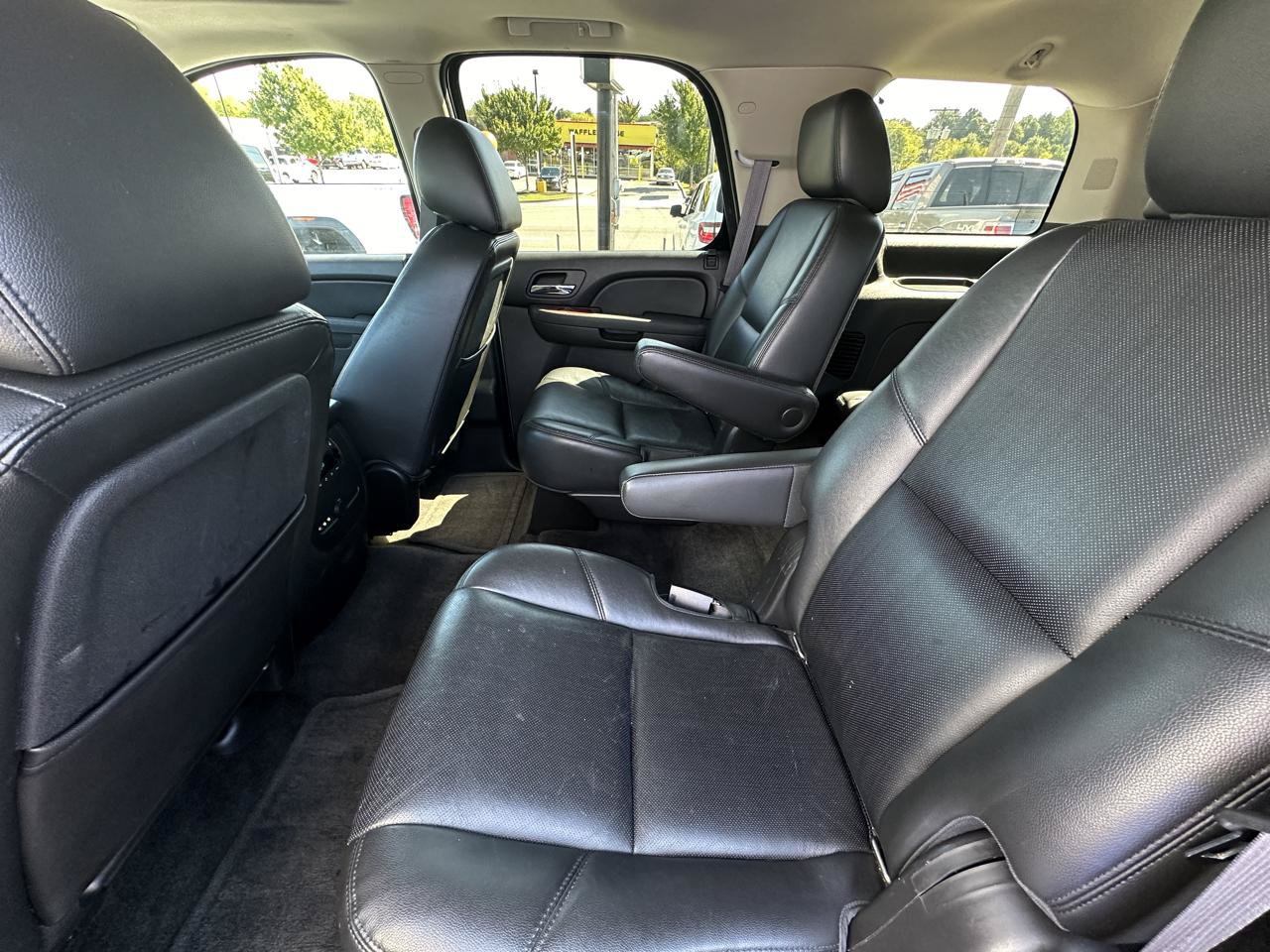 Used 2012 Chevrolet Tahoe LTZ AWD/4WD image 9
