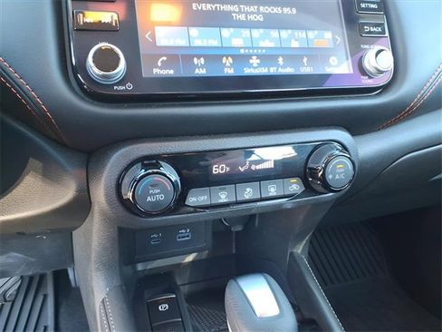 Used 2023 Nissan Kicks SR image 16