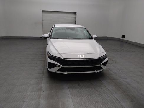 Used 2025 Hyundai Elantra SE FWD image 14
