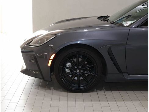 Used 2022 Toyota GR86 Premium w/ ALL Weather Mat Package (TMS) RWD image 4