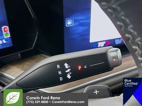 Used 2025 Chevrolet Suburban High Country image 20