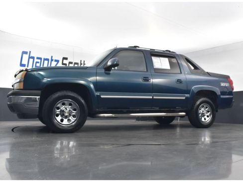Used 2005 Chevrolet Avalanche Z71 w/ Sun And Sound Package image 18
