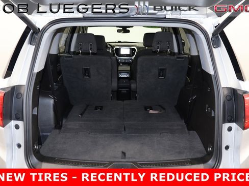 Used 2019 GMC Acadia SLE image 9