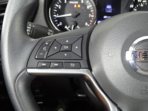 Used 2020 Nissan Rogue Sport SV image 25