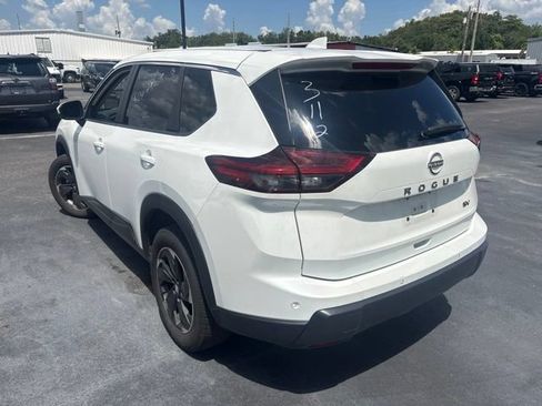 Used 2024 Nissan Rogue SV FWD image 7
