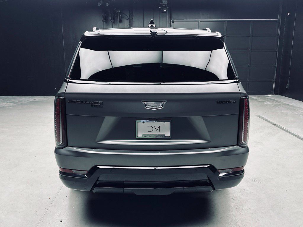 Used 2026 Cadillac Escalade IQL Sport 2 w/ LPO, ONYX Package AWD/4WD image 5