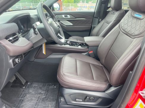 New 2026 Ford Explorer Platinum w/ LUX Leather Package AWD/4WD image 16