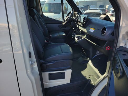 Used 2025 Mercedes-Benz Sprinter 3500 image 16