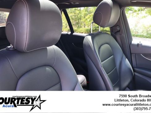 Used 2018 Mercedes-Benz GLC 300 4MATIC image 32