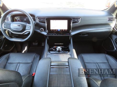 Used 2023 Jeep Wagoneer L Series II image 26
